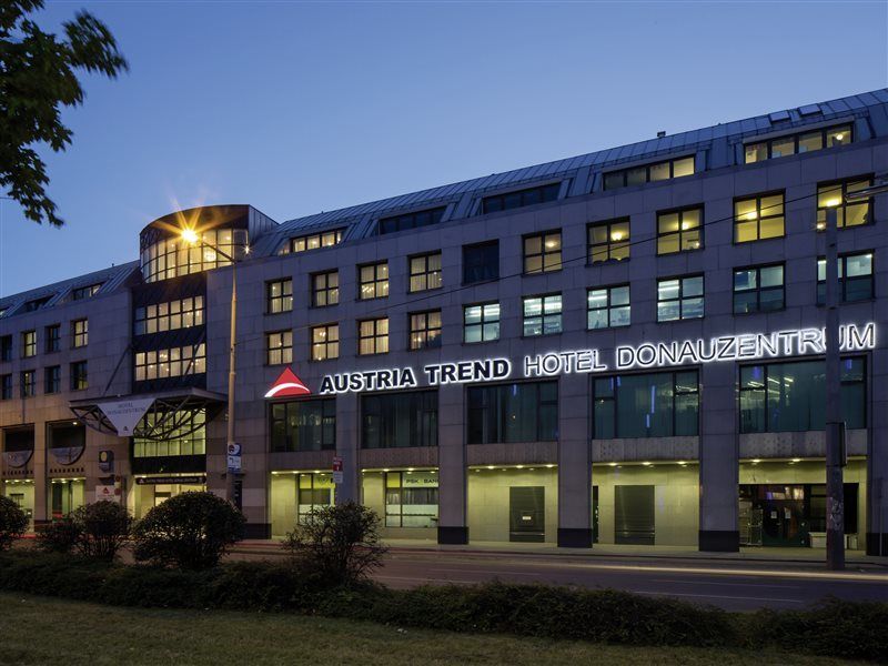Arcotel Donauzentrum 4*